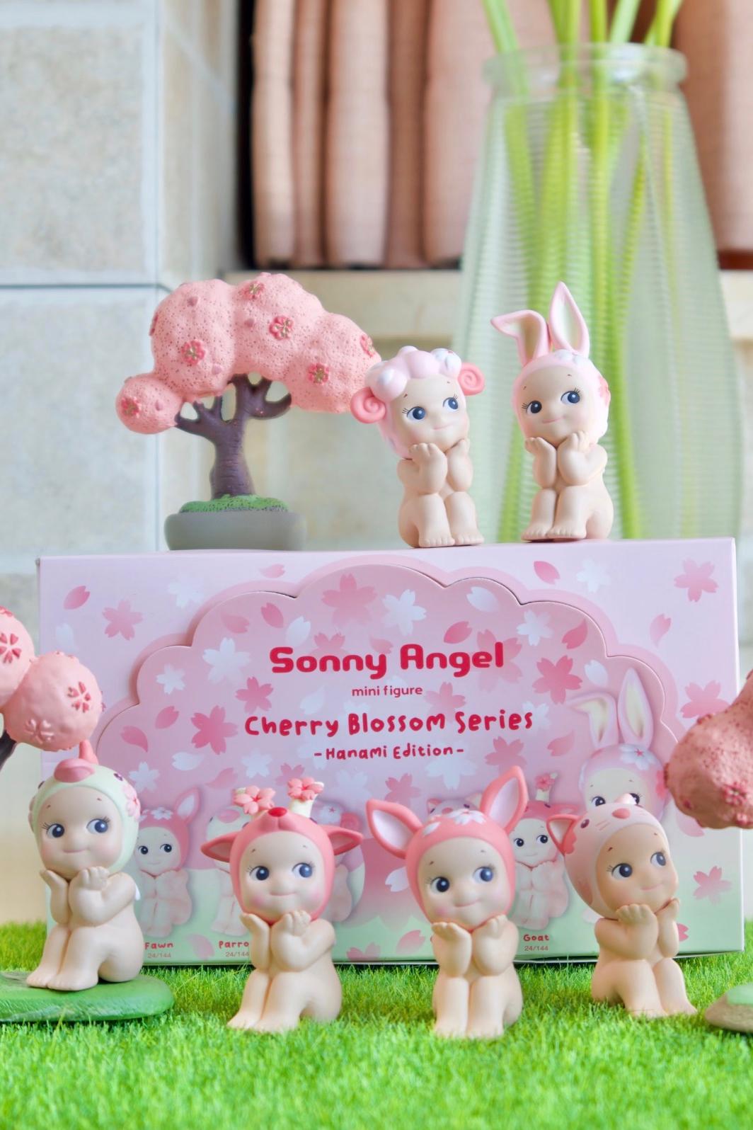 Sonny Angel Cherry Blossom Sitting Series - Chainswhisper