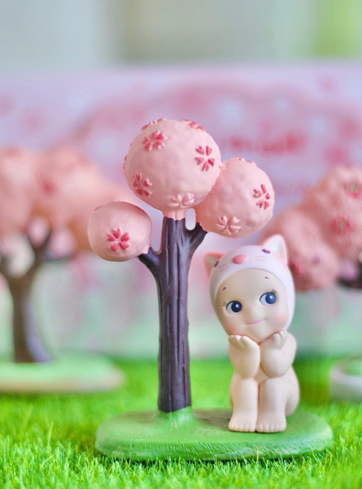 Sonny Angel Cherry Blossom Sitting Series - Chainswhisper