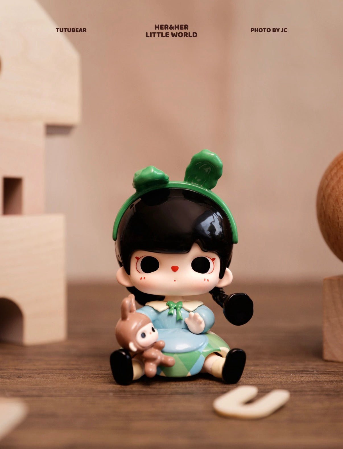 Tutubear she and her little world Series - Chainswhisper